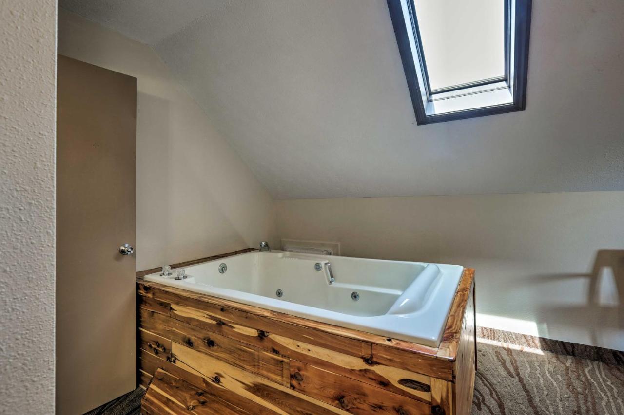Burkesville Apt With Deck, Views And Pool Access! Exteriér fotografie
